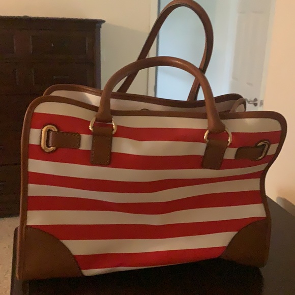 Michael Kors red and white tote.  Used just a handful of times.  Like new. - Picture 2 of 6